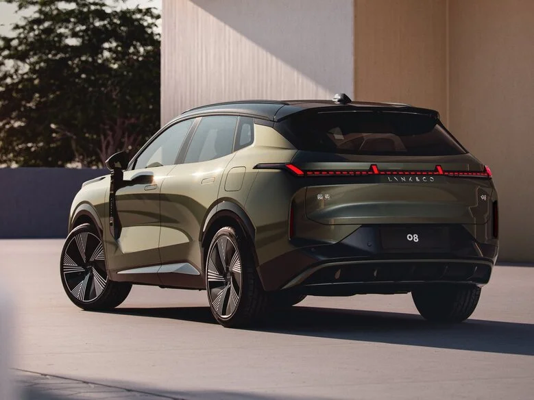 Lynk&Co 08 - фото 1