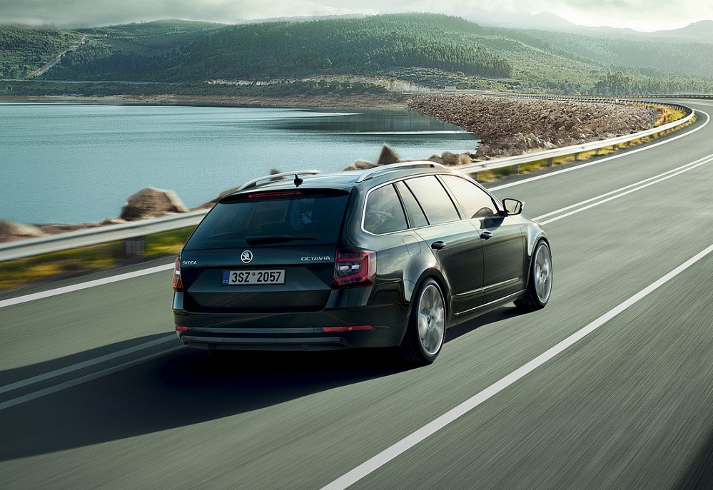 Skoda Octavia Combi - фото 1