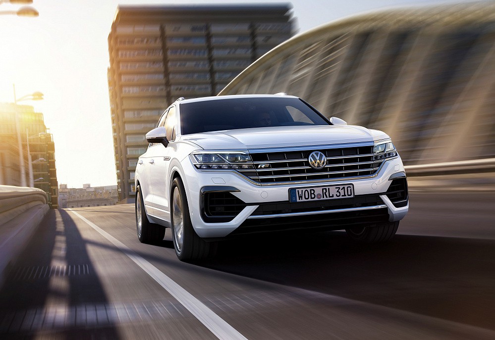 Volkswagen Touareg - фото 1