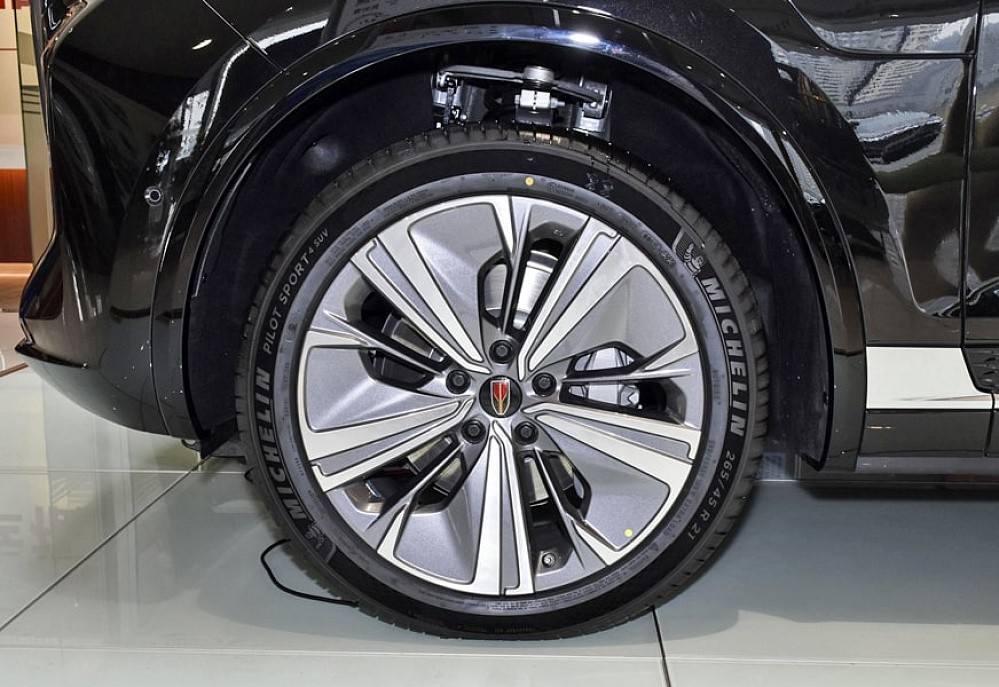 Hongqi E-HS9 - фото 10