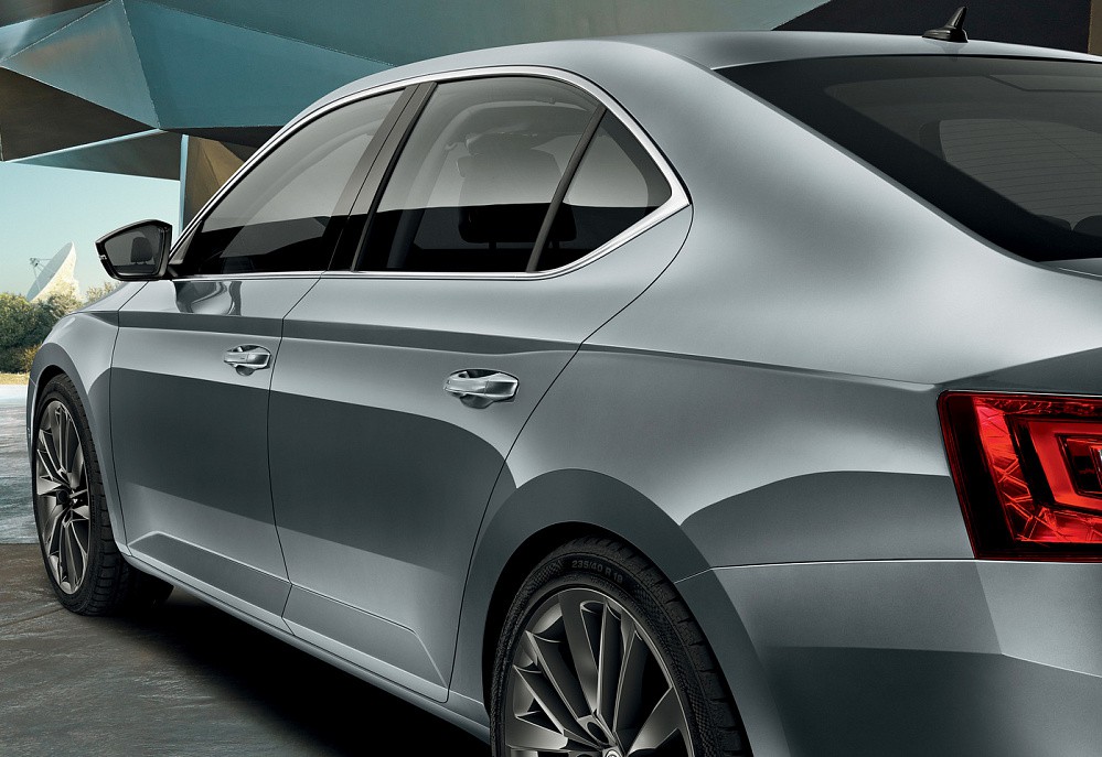 Skoda Superb Combi - фото 7