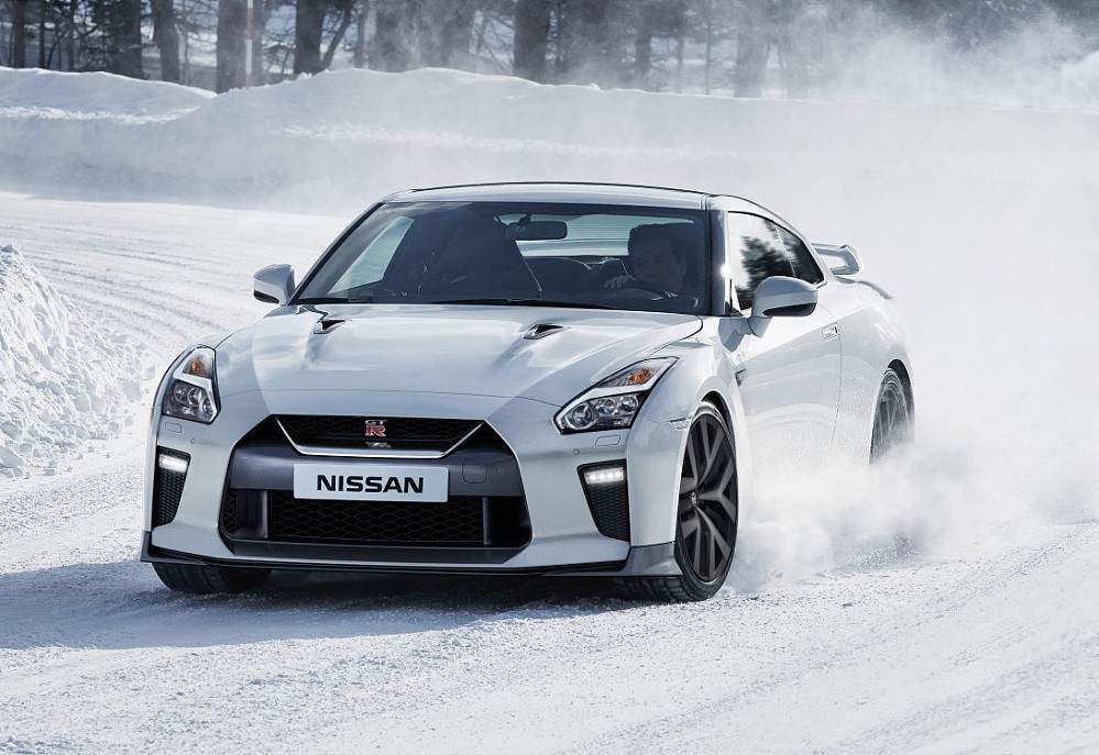 Nissan GT R - фото 6