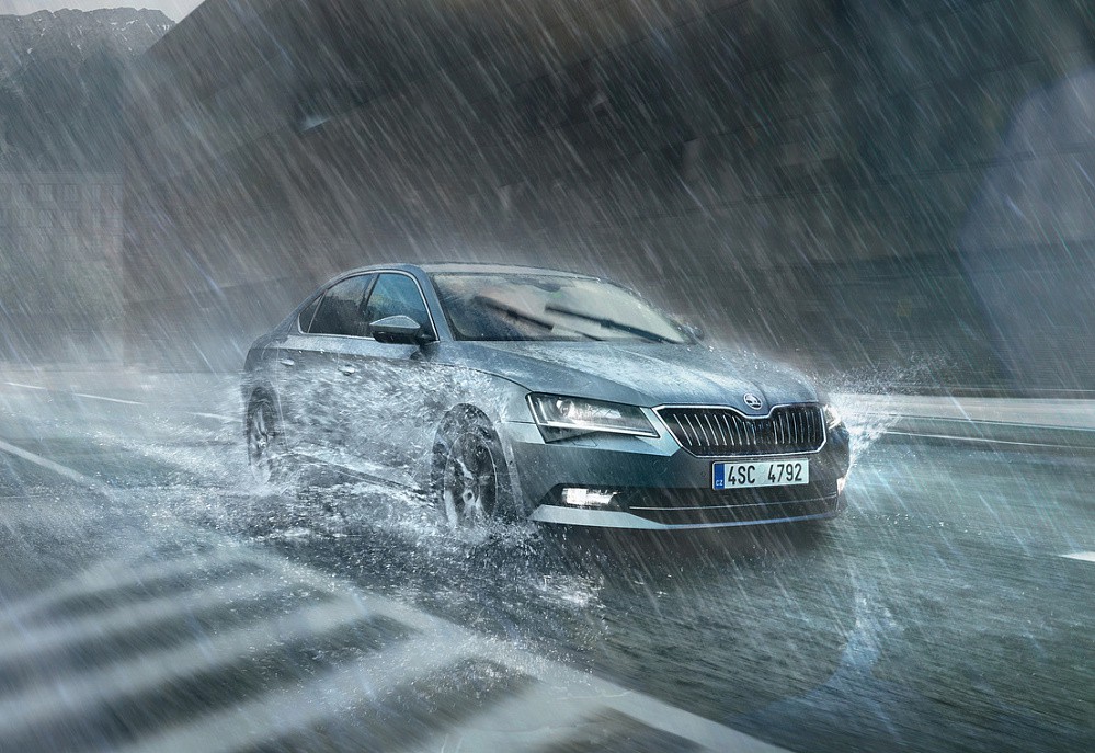Skoda Superb Combi - фото 2