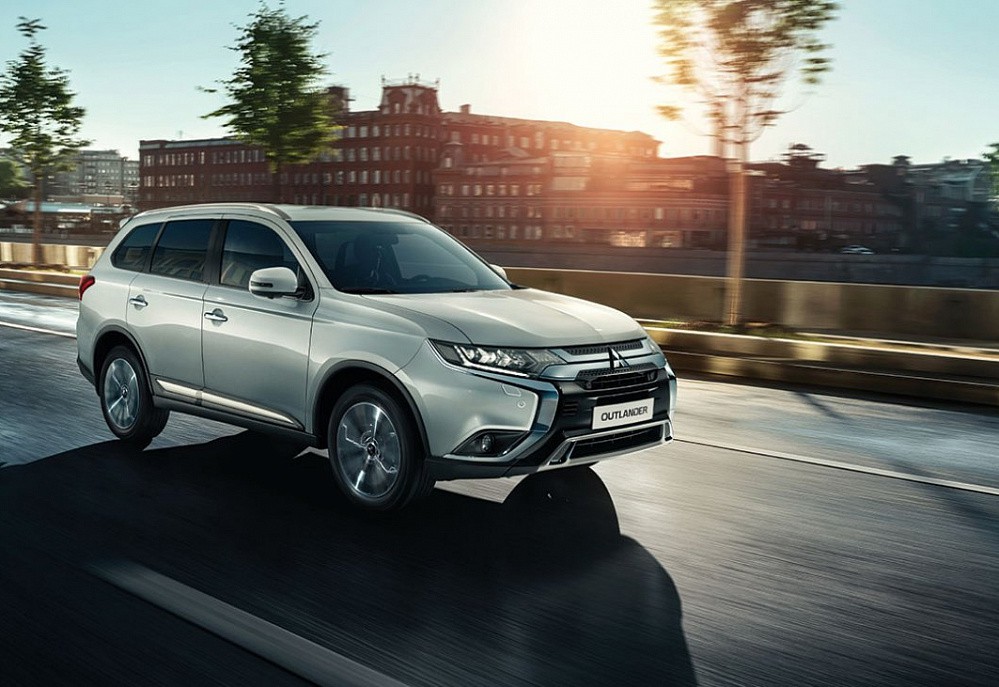 Mitsubishi Outlander - фото 4