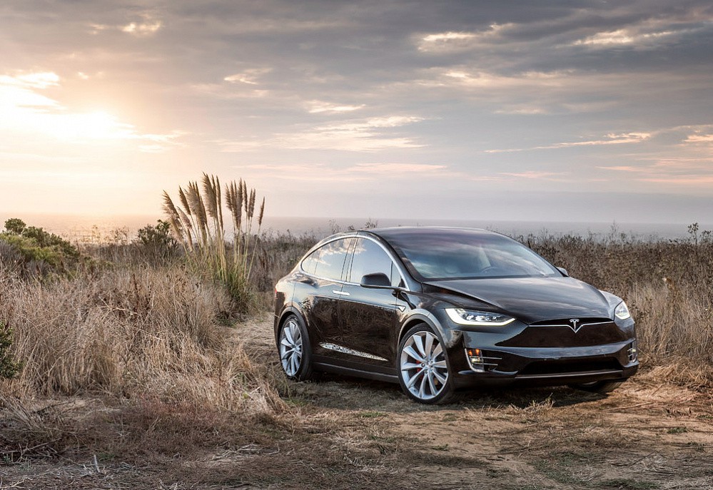 Tesla Model X - фото 9