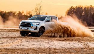 Toyota Hilux - фото 3