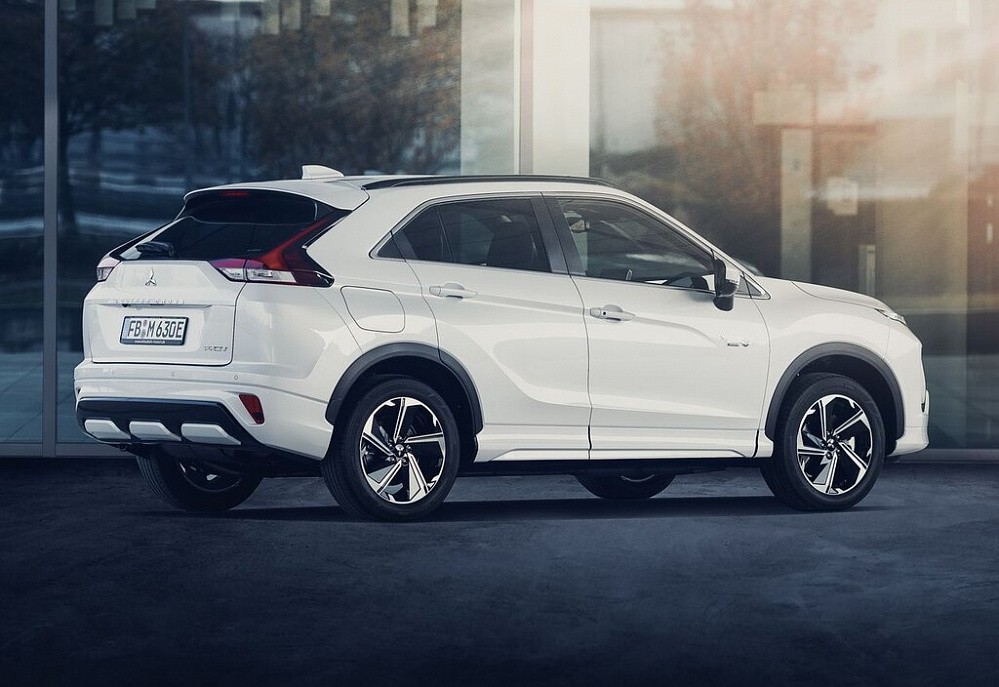 Mitsubishi Eclipse Cross - фото 12