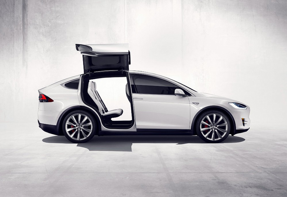 Tesla Model X - фото 6