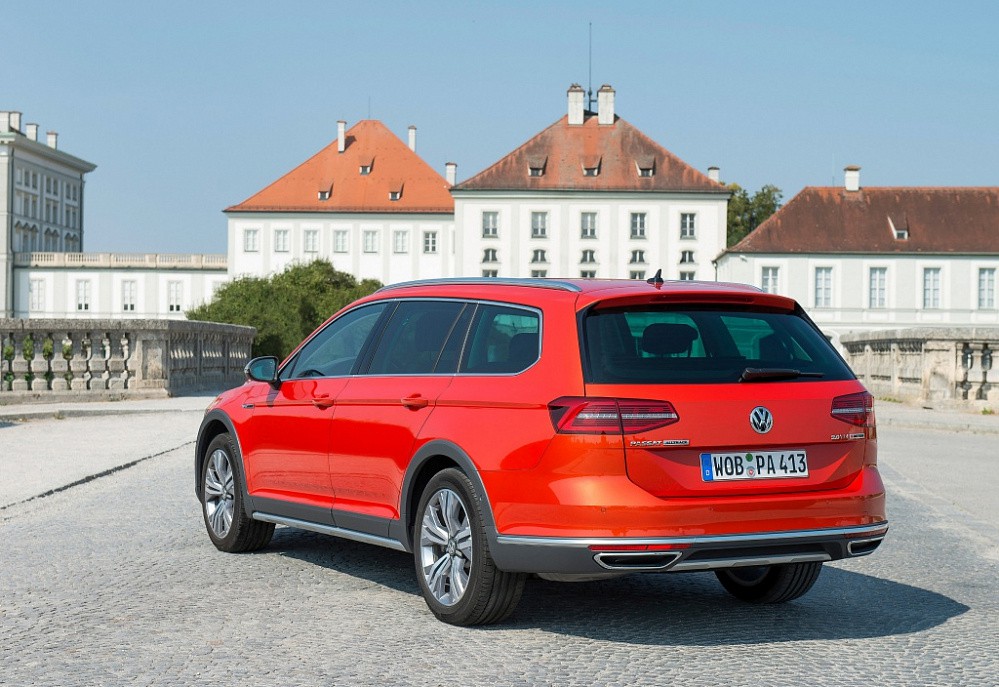 Volkswagen Passat Alltrack - фото 6