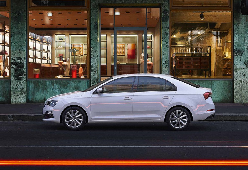 Skoda Rapid - фото 4