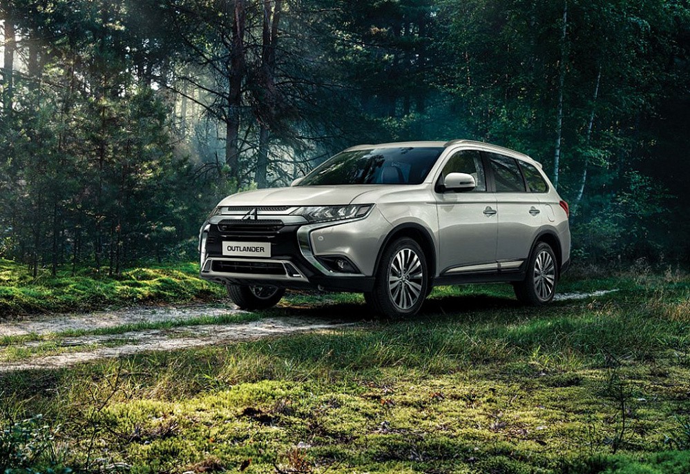 Mitsubishi Outlander - фото 2