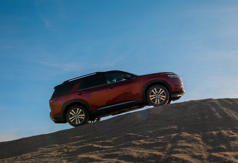 Nissan Pathfinder - фото 6